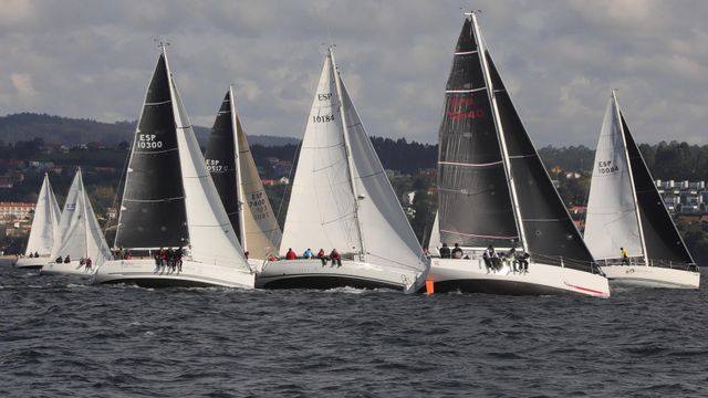 Primera jornada de la Semana Abanca en la costa de Sada (A Coruña)