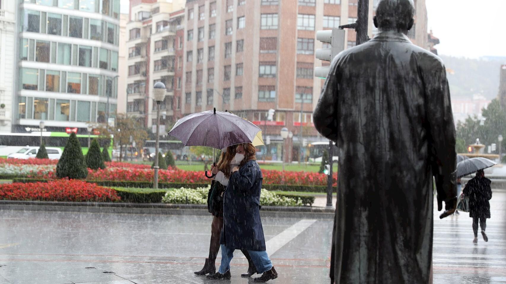 Lluvia en Bilbao. EFE/Luis Tejido