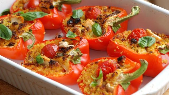 Pimientos rellenos de cuscús, receta fácil para una guarnición de lujo