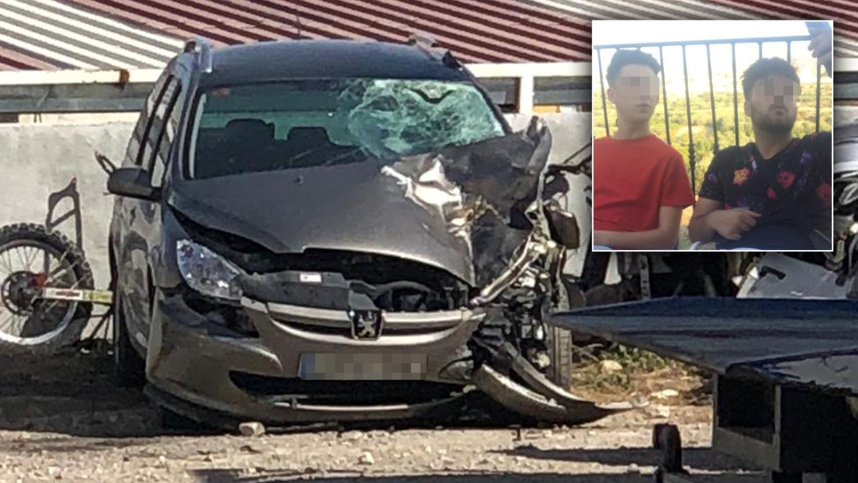 Juan Eric, de 16 años, junto a su inseparable amigo Raúl, de 17 años.