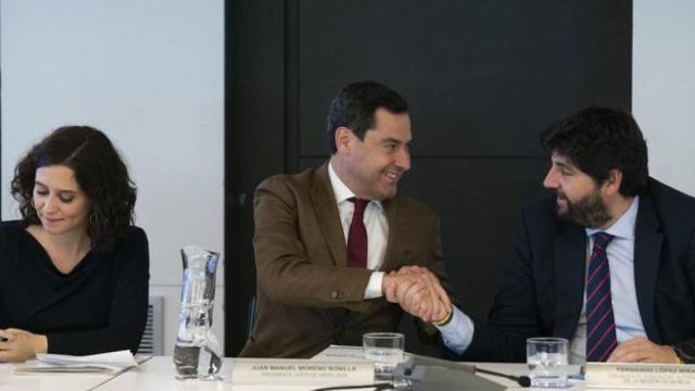 Los presidentes de Madrid, Andalucía y Murcia, Isabel Díaz Ayuso, Juanma Moreno y Fernando López Miras.