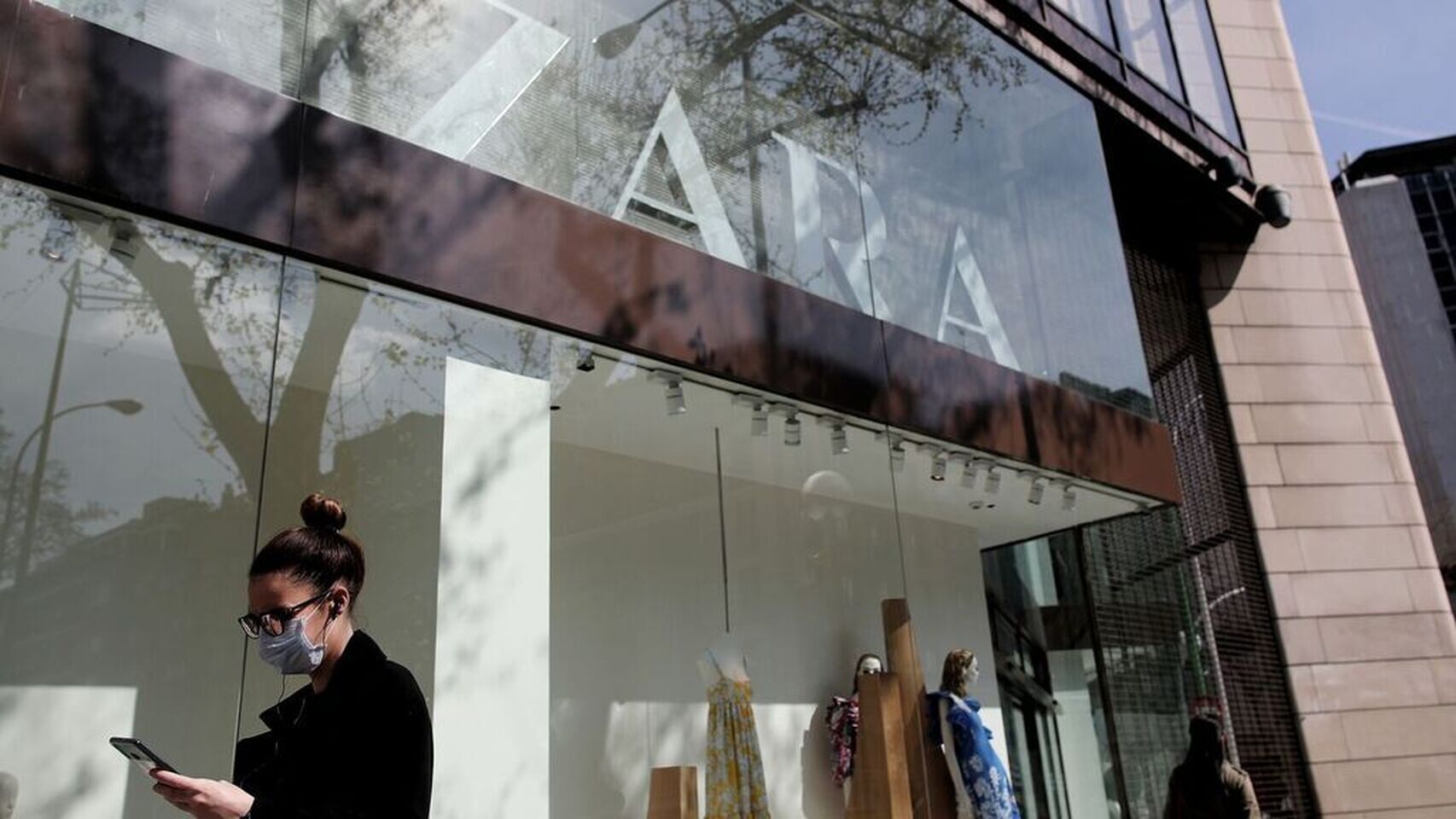 Inditex llega a un acuerdo con los sindicatos para garantizar el empleo en el cambio digital