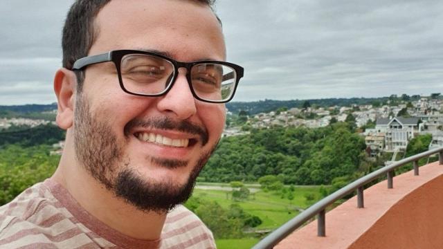 El fallecido por Covid-19 y voluntario en el ensayo de la vacuna de Oxford.