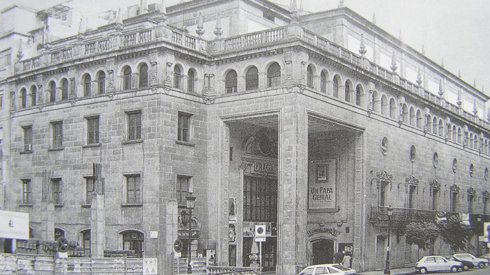 Los Cines Fraga en la calle Uruguay.