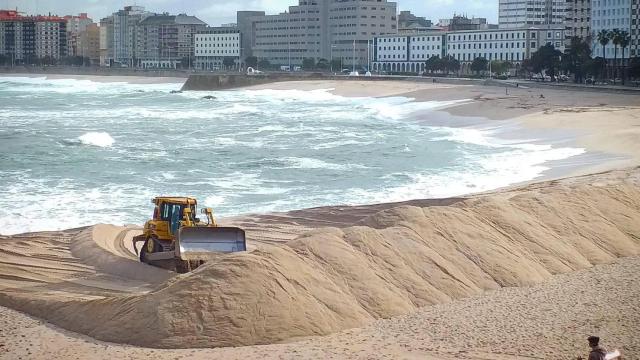 Imagen de archiivo  levantar la duna de protección