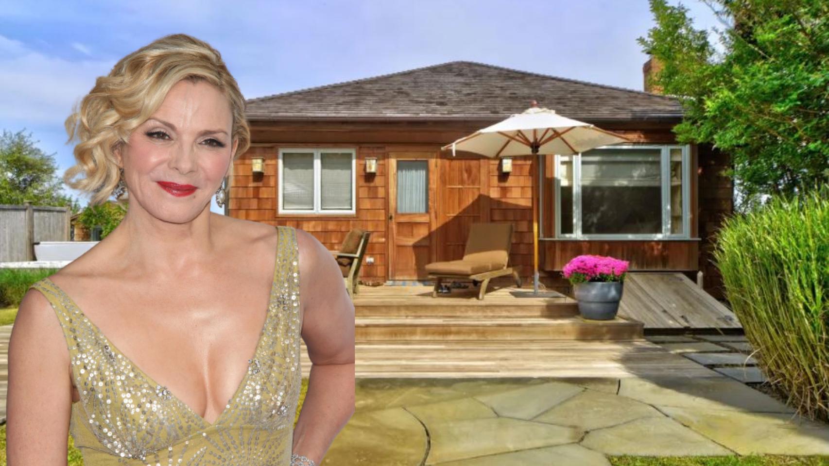 Kim Cattral, junto a su casa de vacaciones, en un fotomontaje de JALEOS.