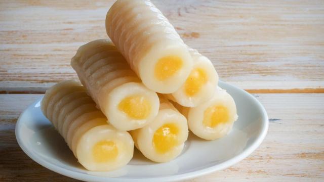 Huesos de Santo, receta del dulce más típico del día de Todos los Santos en España.