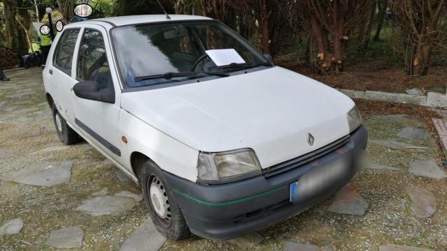 El vehículo interceptado por la Guardia Civil en el municipio coruñés de Oza-Cesuras