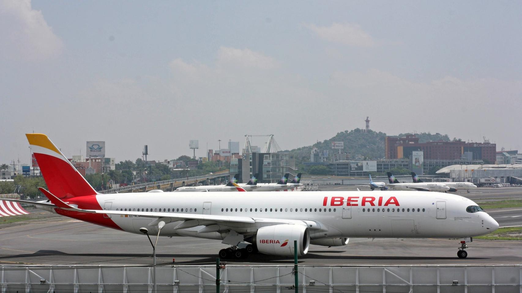 IAG se prepara para reducir costes con más ajustes de empleo en sus aerolíneas