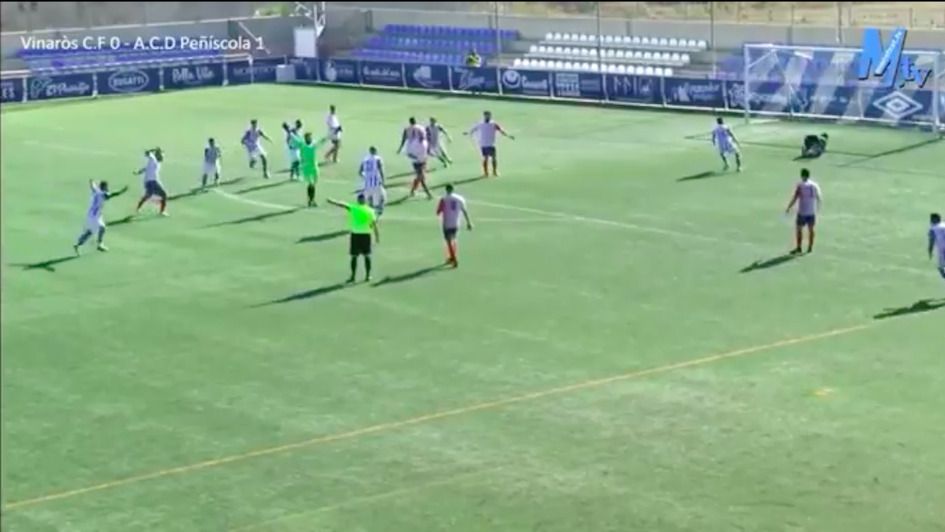 Gol del portero del Vinarós CF al Peñíscola