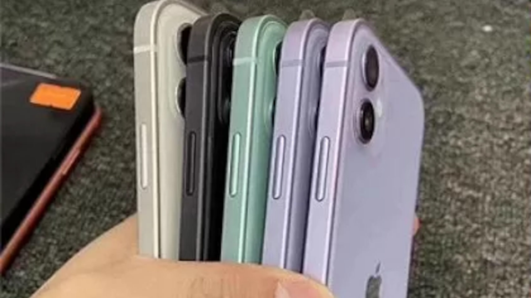 Parecen varios iPhone 12, pero en realidad son iPhone 11