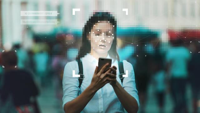 “El anonimato en las redes es un derecho y la identidad digital, una herramienta”