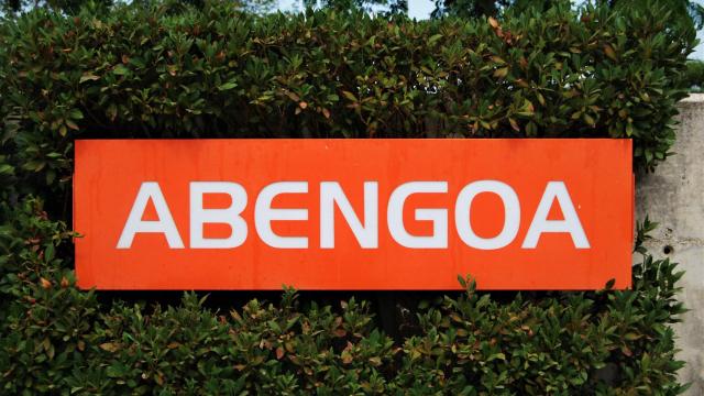 Cartel de Abengoa en su sede de Sevilla.