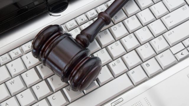 La justicia gallega pide un servicio de digitalización y videoconferencias por la pandemia