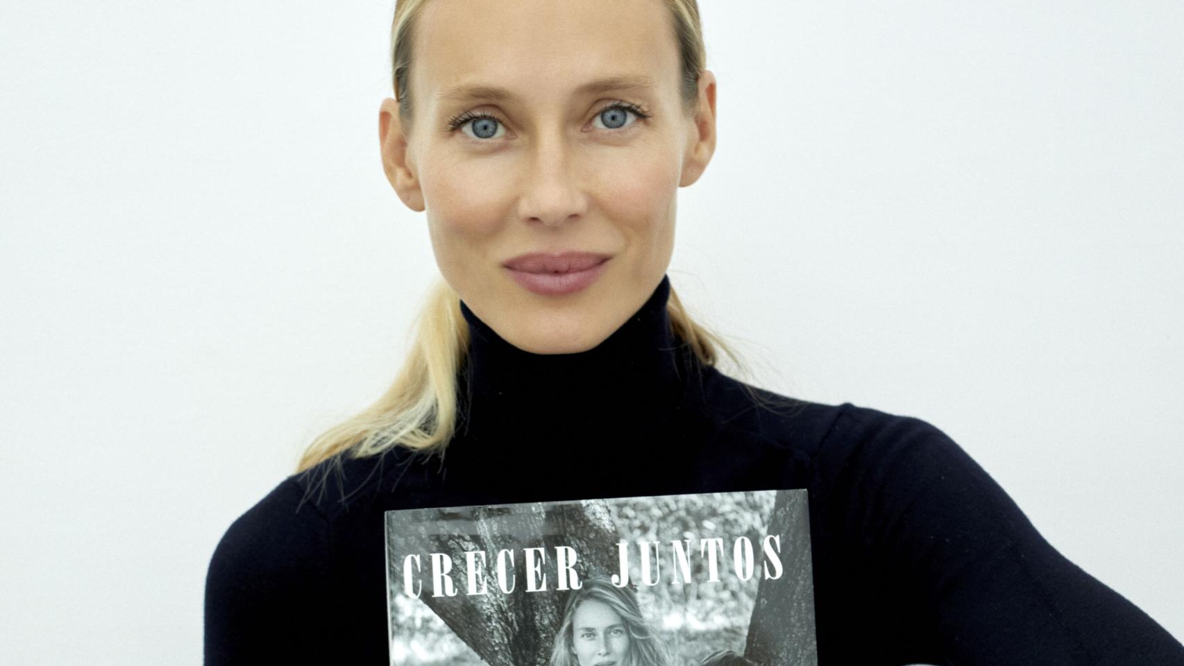 Vanesa Lorenzo, con su libro 'Crecer juntos'.