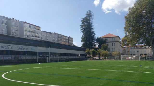 Colegio Apóstol Santiago de Vigo.