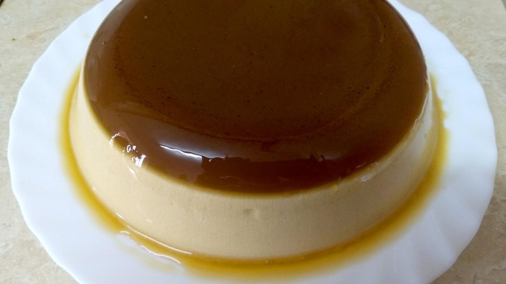 Receta de flan de chocolate blanco y negro sin horno