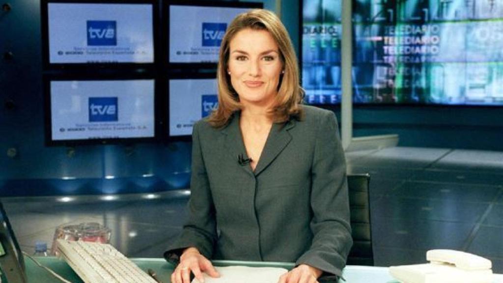 Letizia, en una fotografía oficial de TVE, cuando presentó el Telediario.