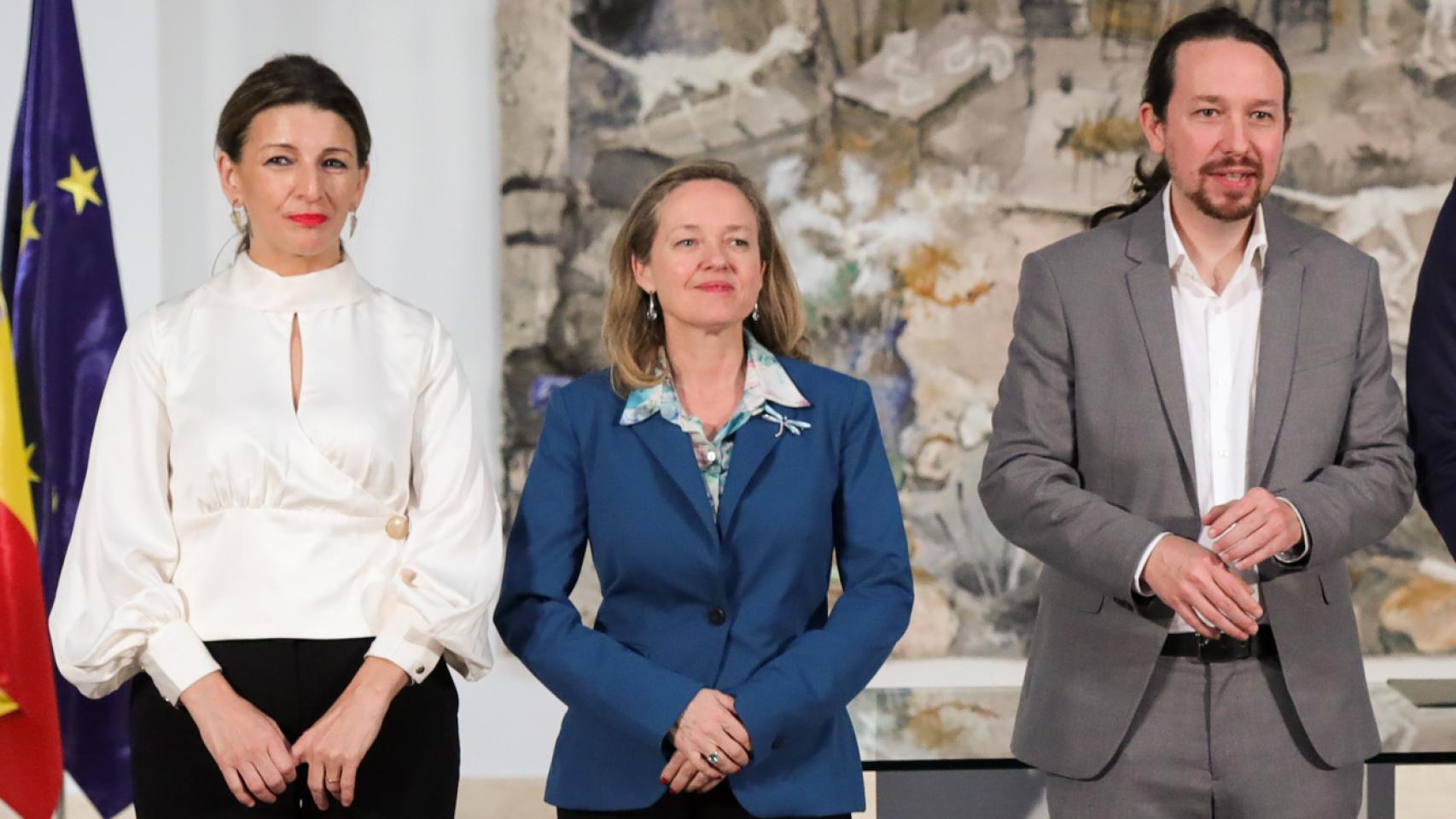 Yolanda Díaz, ministra de Trabajo; Nadia Calviño, vicepresidenta económica; y Pablo Iglesias, vicepresidente social.
