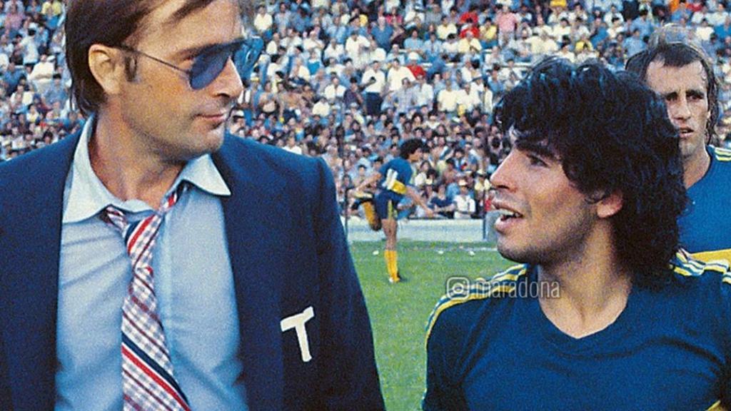 Maradona antes de un partido con Boca Juniors