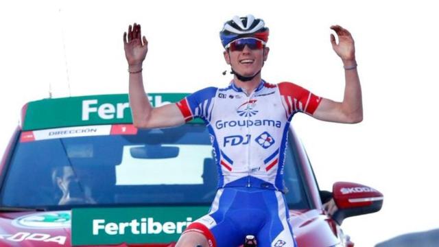 Gaudu celebra la victoria en La Covatilla