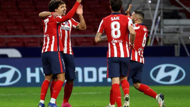 El Atleti celebra uno de sus goles ante el Cádiz