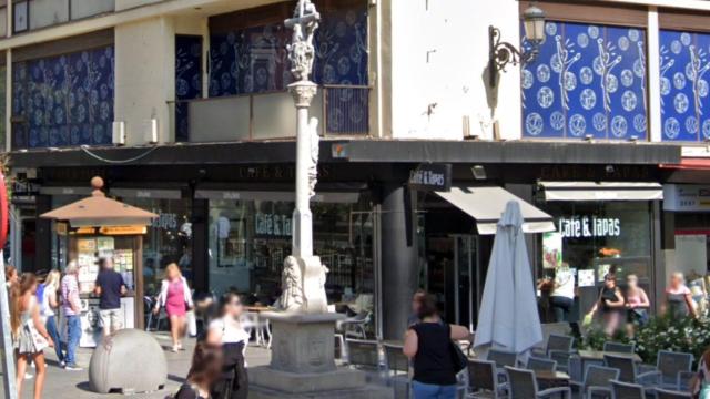 El cruceiro ubicado en la plaza Jacinto Benavente de Madrid