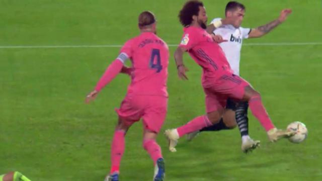 Penalti pitado a Marcelo