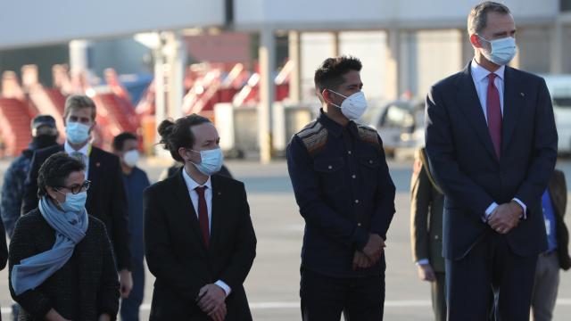 González Laya, Iglesias y el Rey Felipe, recibidos por Andrónico Rodríguez, presidente del Senado de Bolivia, en La Paz.
