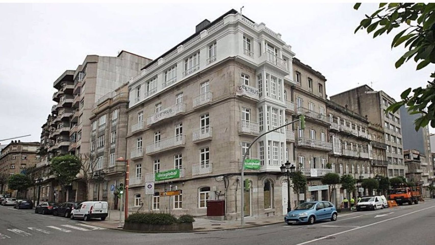 Hotel de Ceetrus rehabilitado, situado en la Calle Urzáiz 76 de Vigo.