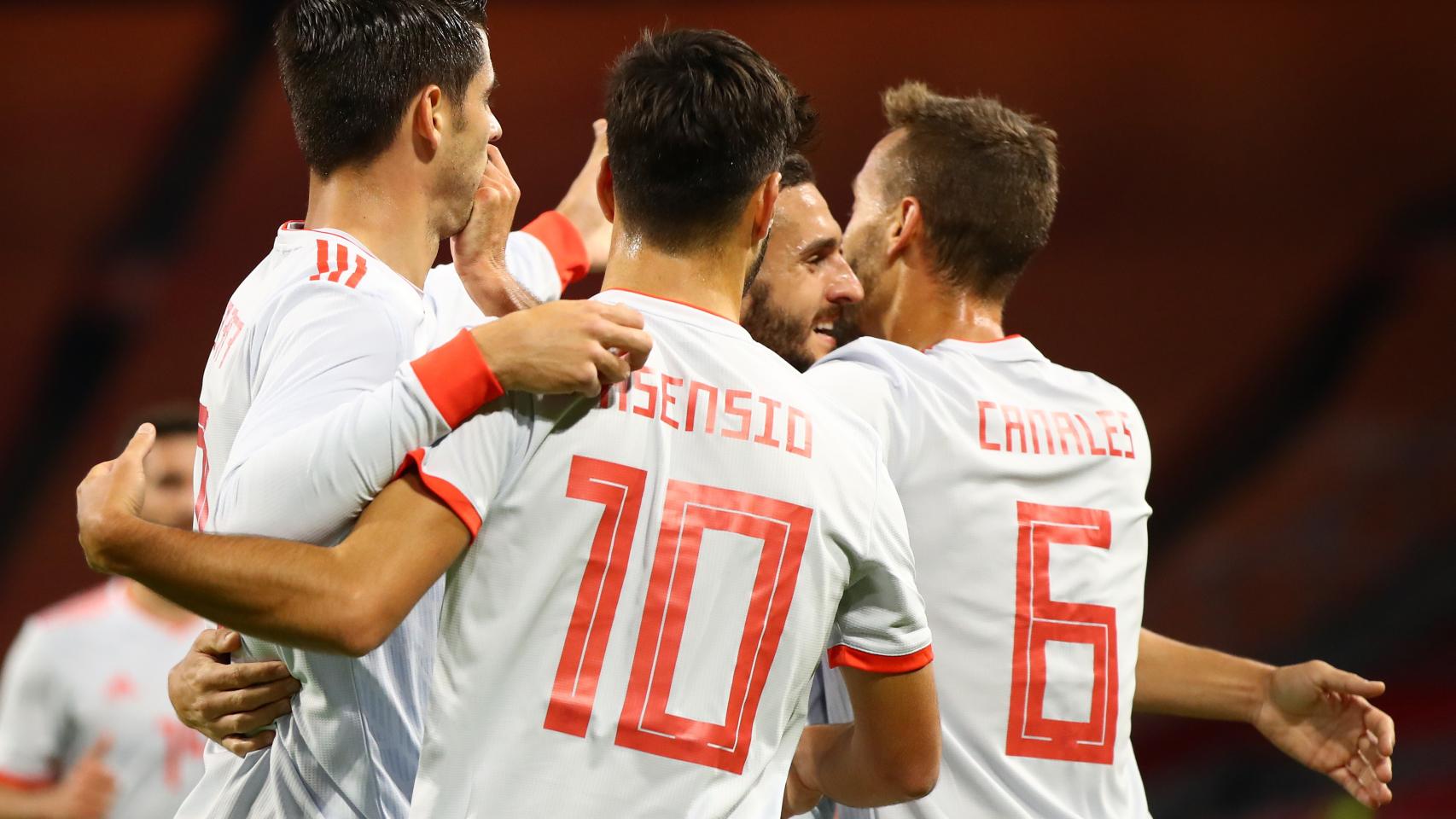 España celebra un gol ante Holanda