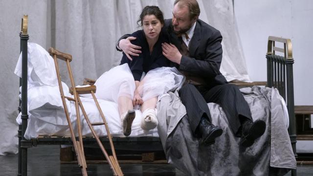 La soprano Asmik Grigorian y el bajo Maxim Kuzmin-Karavaev en 'Rusalka'