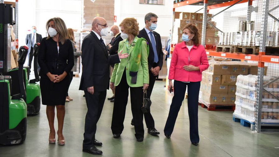 La reina emérita Doña Sofía visitó recientemente el Banco de Alimentos de Toledo