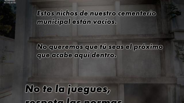 La imagen que ha lanzado el Ayuntamiento de Coria de unos nichos del cementerio.