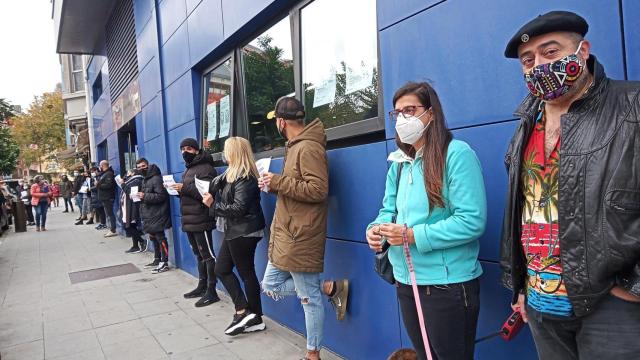 Protesta esta mañana a las puertas de la oficina SEPE de Orillamar