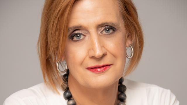 Eva Díaz, directiva trans en una tecnológica española.