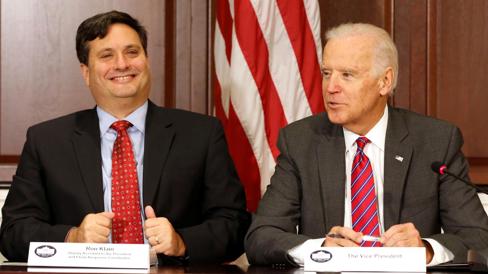 Joe Biden, presidente electo de EEUU, junto a Ron Klain, próximo jefe de gabinete en la Casa Blanca.