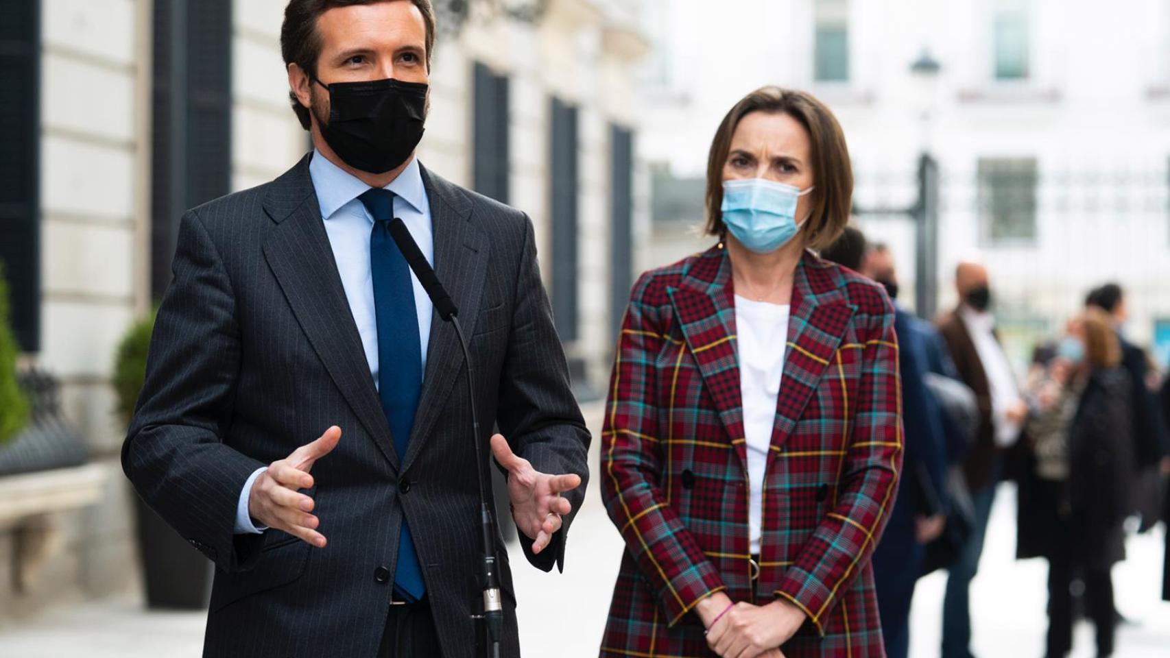 El presidente del PP, Pablo Casado, con la portavoz en el Congreso, Cuca Gamarra, esta semana.