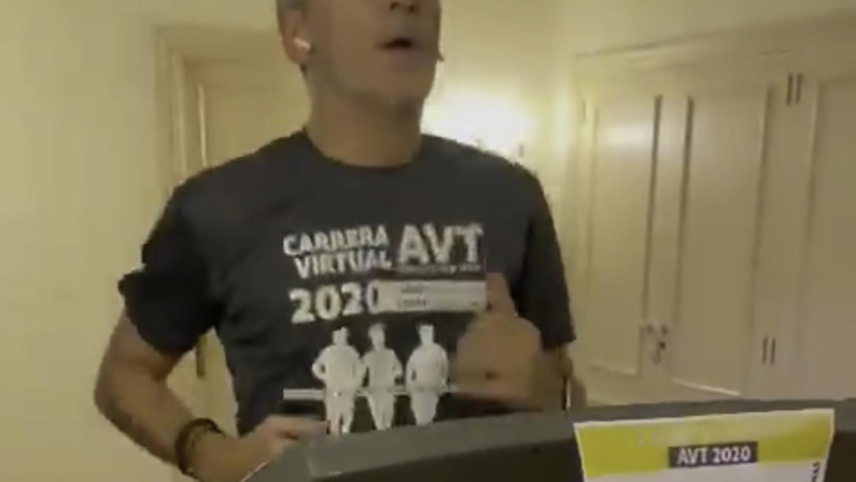 Fernando Grande Marlaska durante la carrera virtual de la AVT.