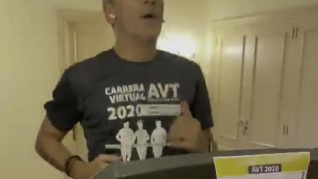 Fernando Grande Marlaska durante la carrera virtual de la AVT.