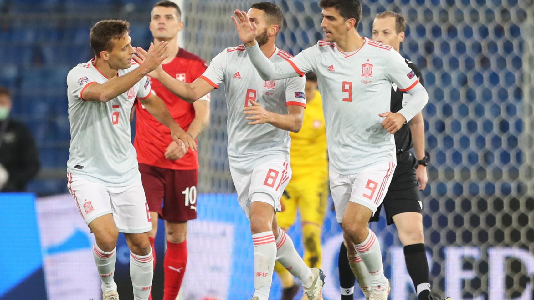 Gerard Moreno celebra su gol con la selección española ante Suiza