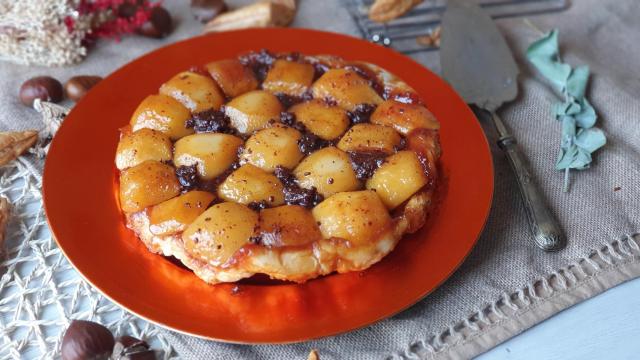 Tarta tatin de pera con chocolate y almendra, una versión diferente