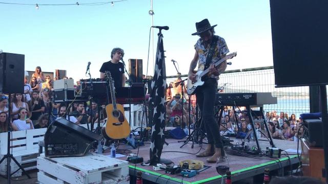 Concierto de Leiva e Iván Ferreiro en el Náutico de San Vicente.