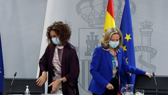 María Jesús Montero y Nadia Calviño, en la rueda de prensa posterior al Consejo de Ministros.