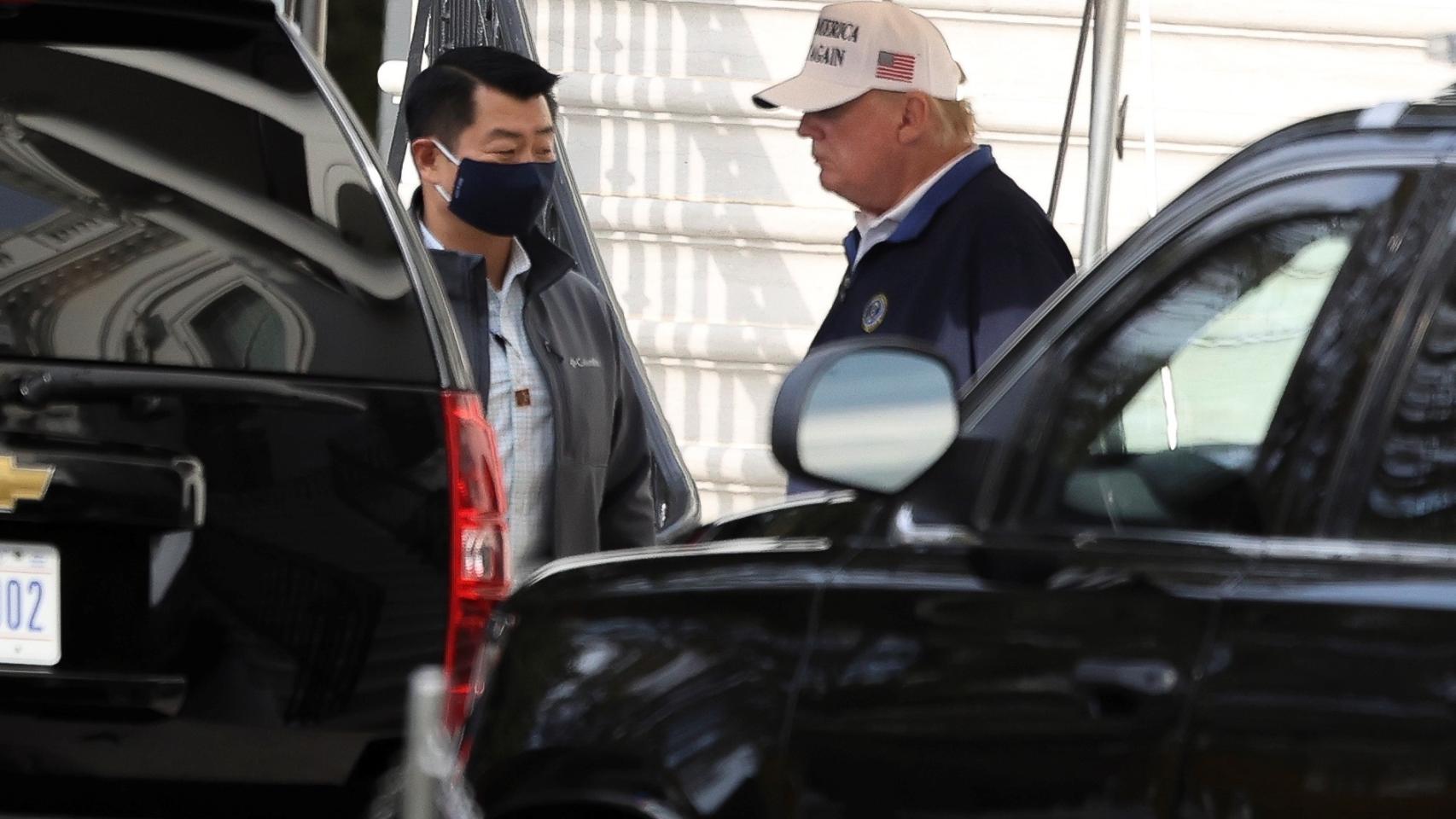 Donald Trump abandona la Casa Blanca para jugar al golf.
