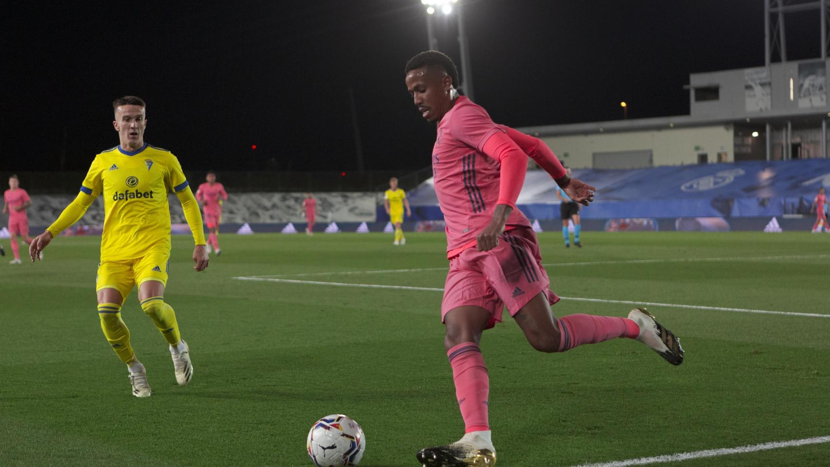 Militao durante un partido del Real Madrid