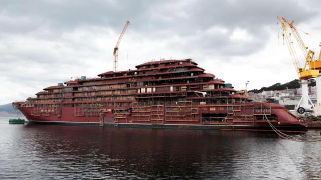 Crucero de lujo en construcción por Hijo de J. Barreras.