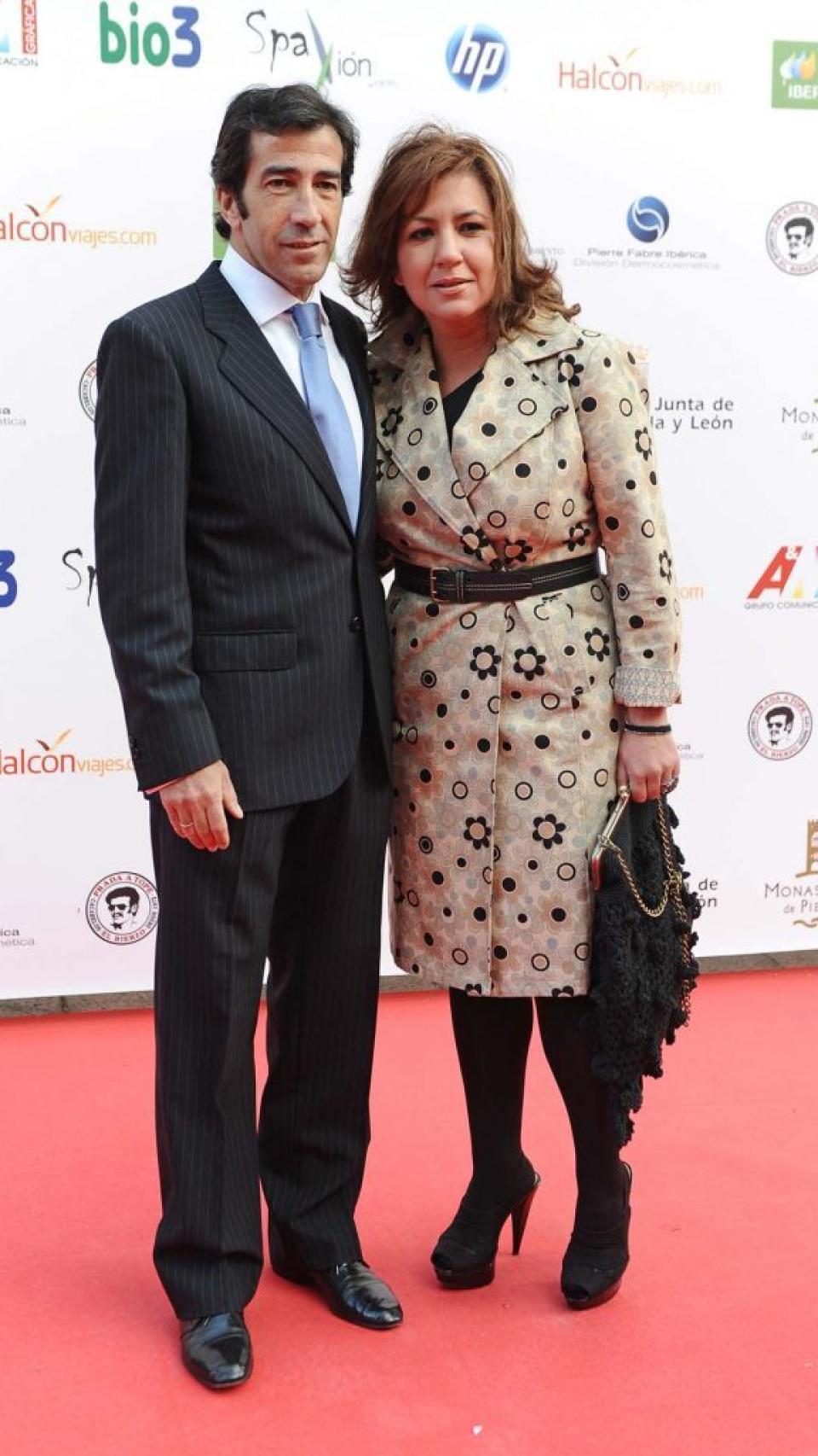 Marisa Martín, hermana de Vicky, junto a su marido, el torero Juan Mora.