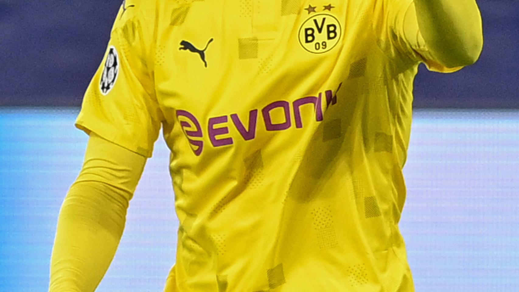 Erling Haaland celebra un gol con el Borussia Dortmund en la Champions League