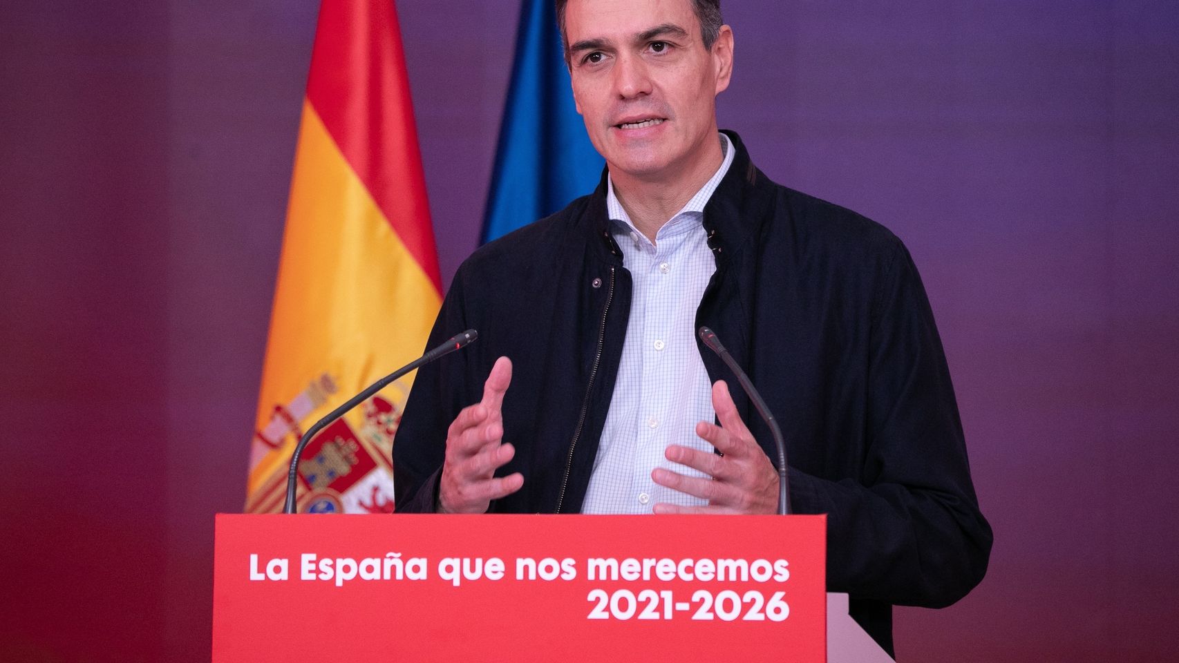 Pedro Sánchez durante su intervención desde la sede de Ferraz.